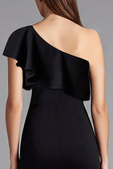 Schwarzes Langes Ballkleid mit einer Schulter und Rüschen