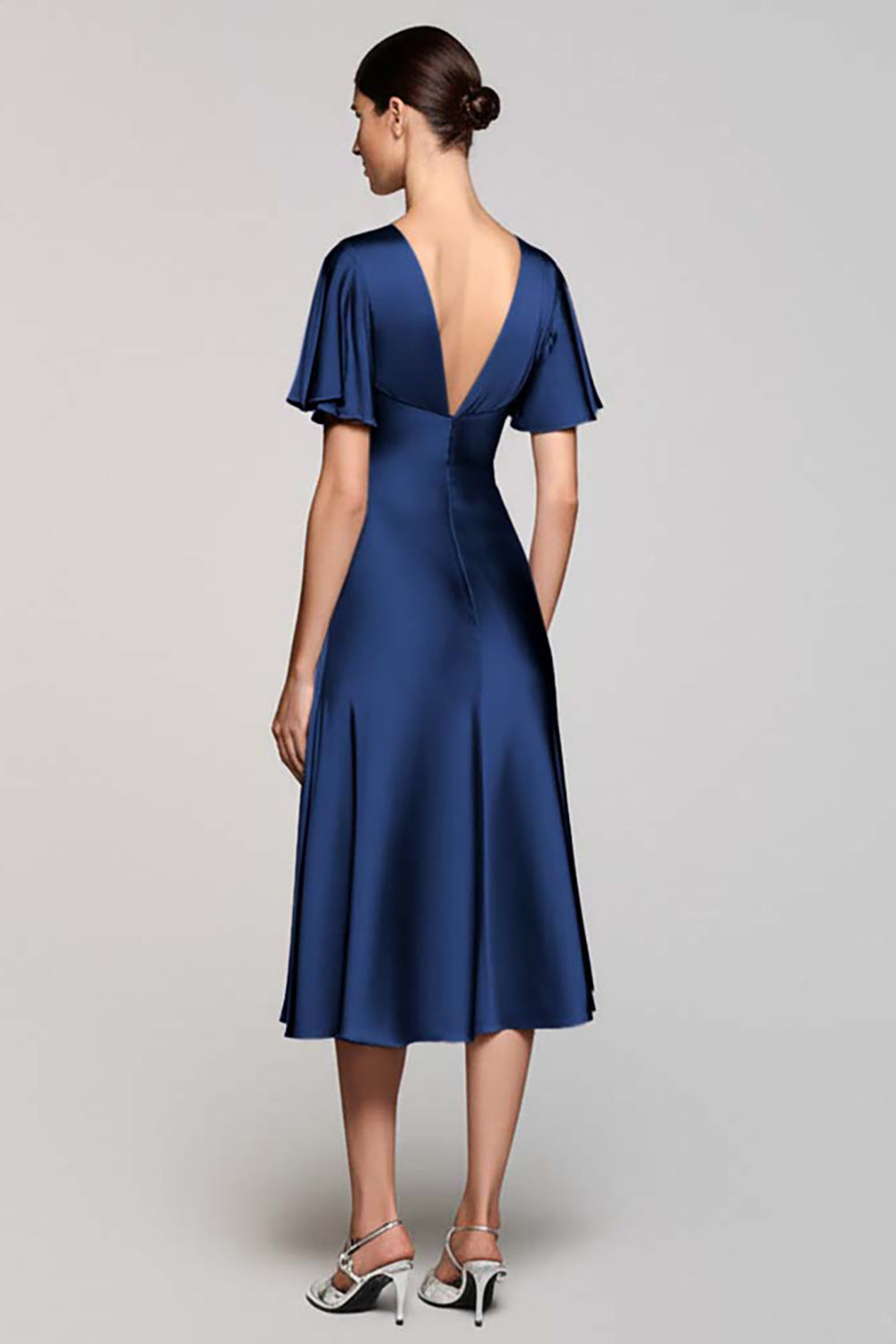 A Linie Kurzärmeliges Graues Midi Ballkleid mit Rüschen