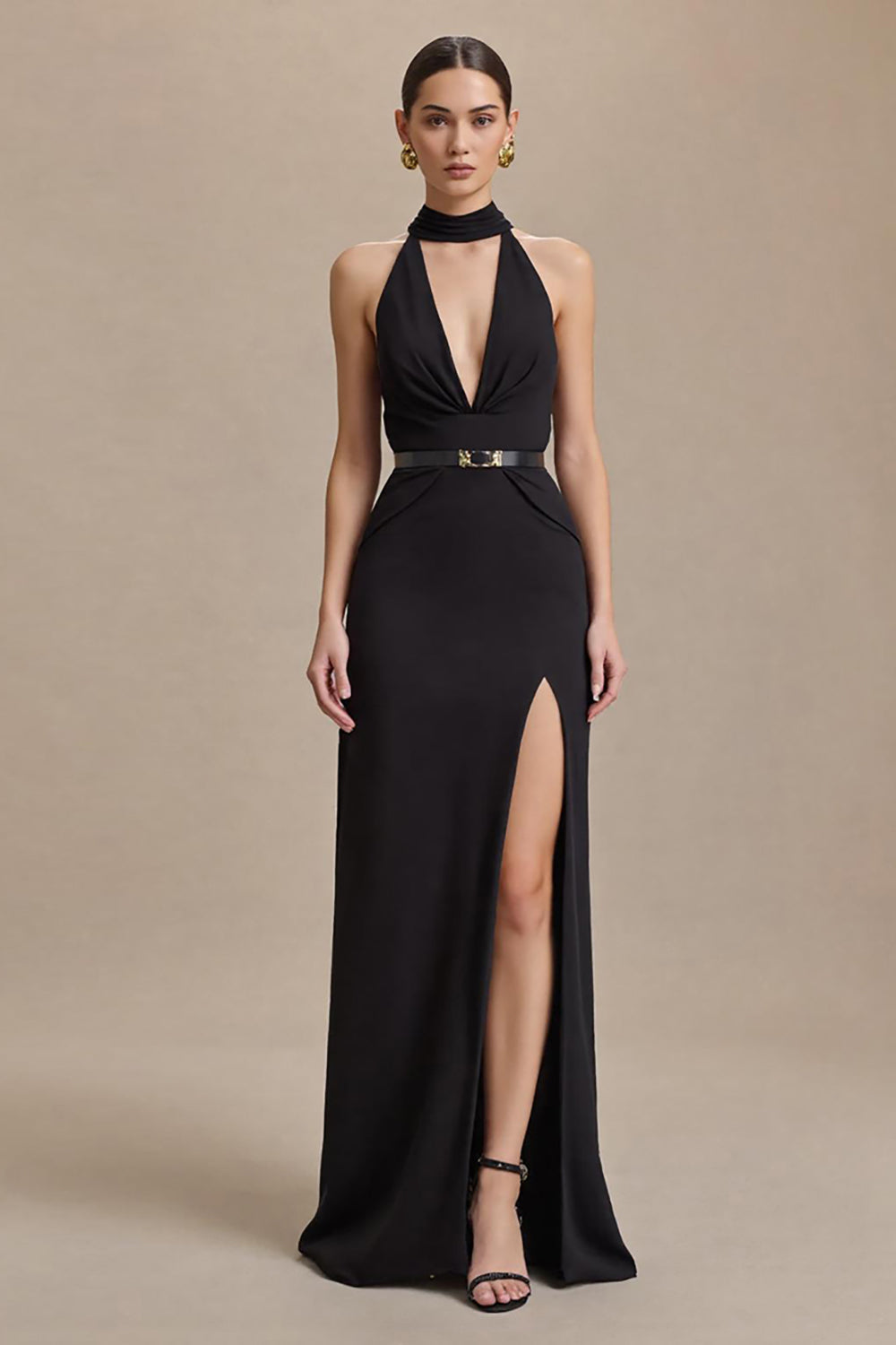Schwarzes Langgeschlossenes Ballkleid mit hohem Ausschnitt und Schlitz