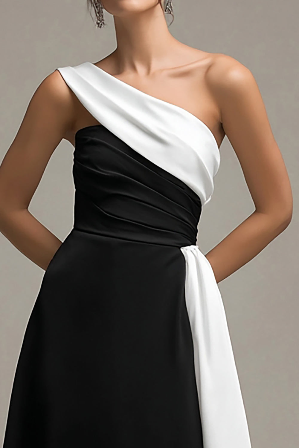Eine Schulter Schwarzes Weißes Ballkleid in A-Linie