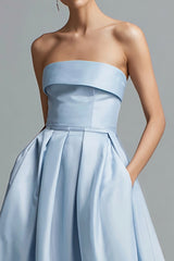 Trägerloses Himmelblaues Ballkleid aus Satin in A-Linie