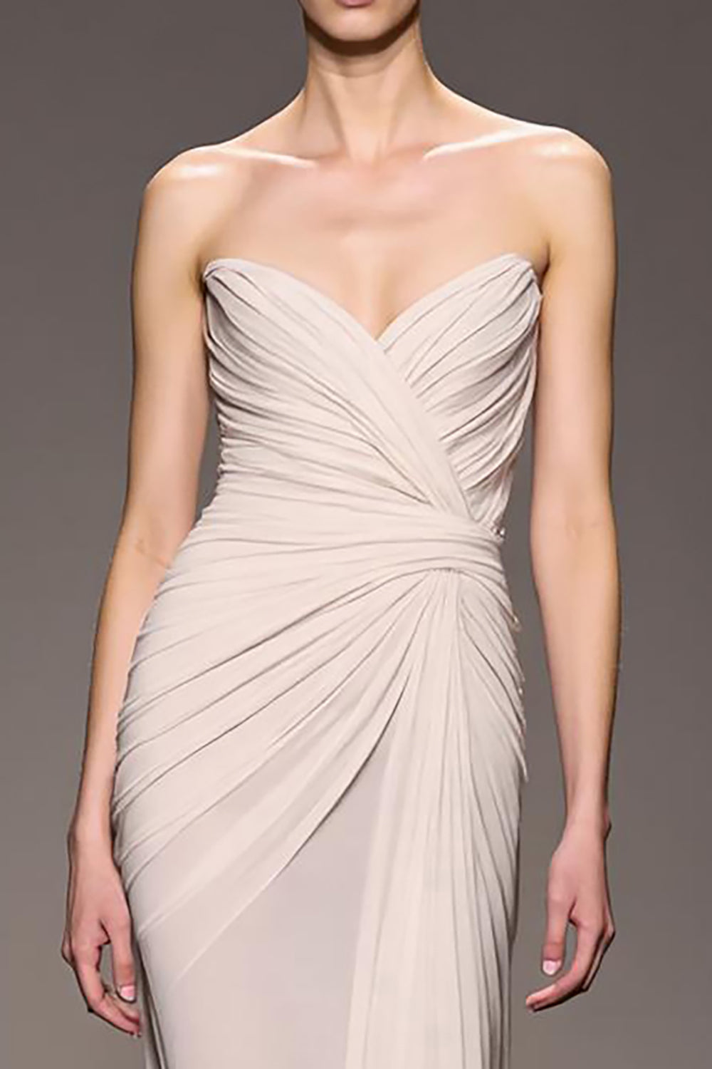Elegantes Elfenbein Herzausschnitt Etui Langes Abendkleid mit Rüschen