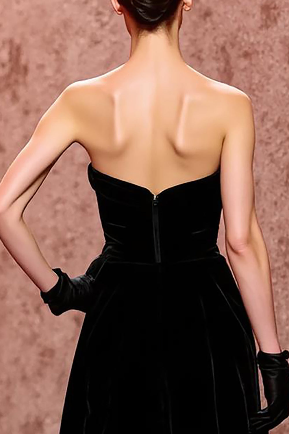 Einfaches Schwarzes Langes Trägerloses Abendkleid aus Samt mit Schlitz