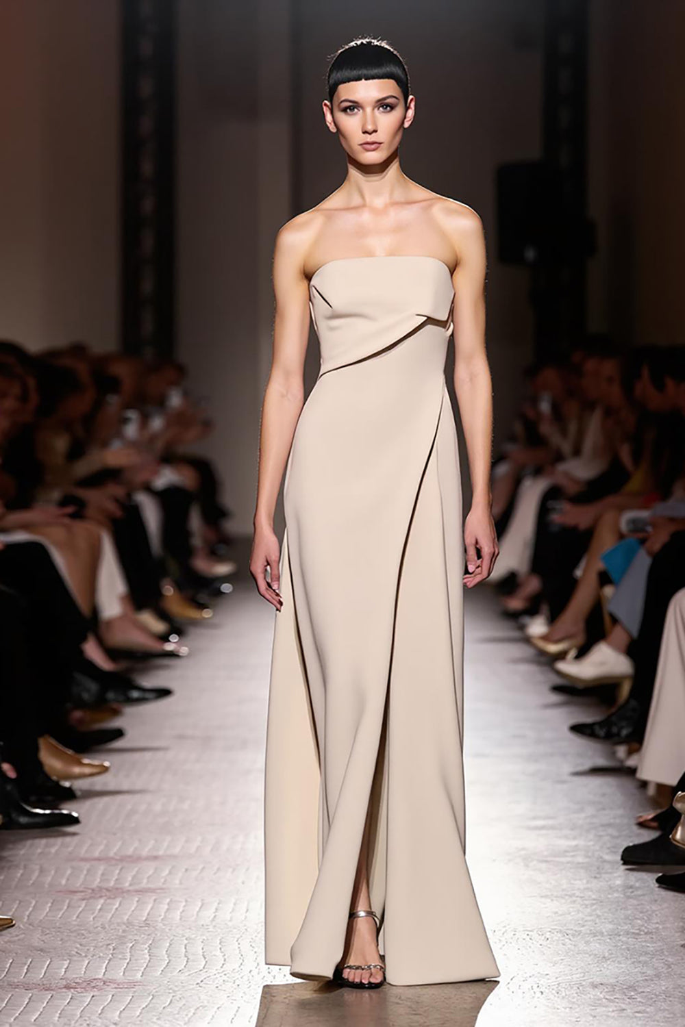 Trägerloses Elfenbein Langes Abendkleid aus Satin in A-Linie mit Schlitz