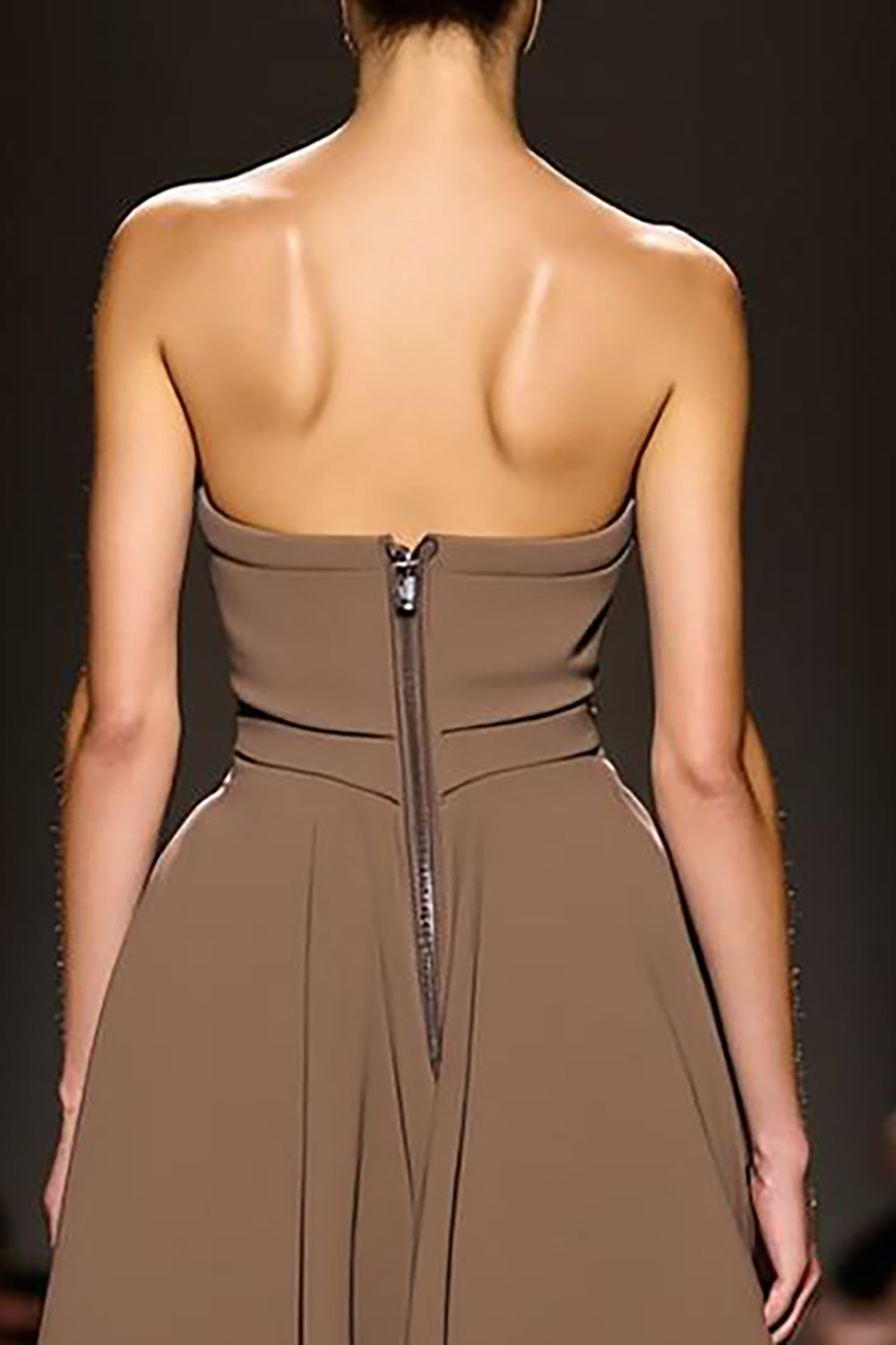 Kaffee A-Linie Abendkleid aus Satin mit V-Ausschnitt und Schlitz