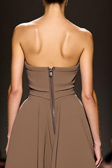 Kaffee A-Linie Abendkleid aus Satin mit V-Ausschnitt und Schlitz