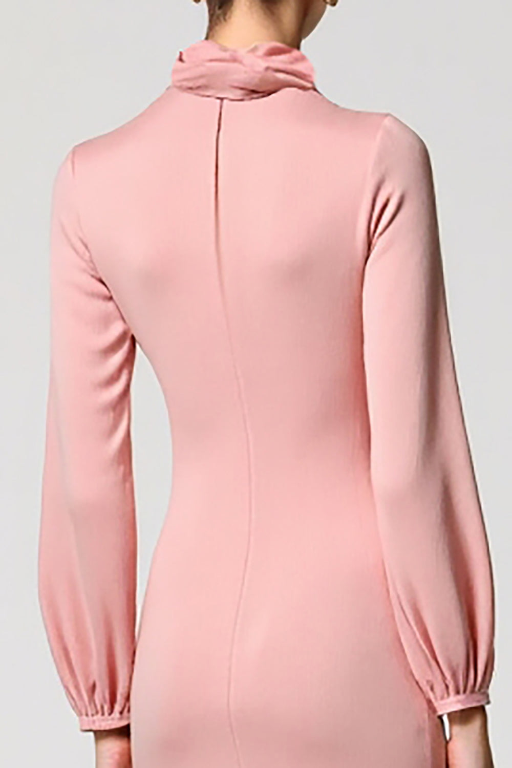Langärmeliges Hochzeitsgastkleid mit Wasserfallausschnitt in A-Linie