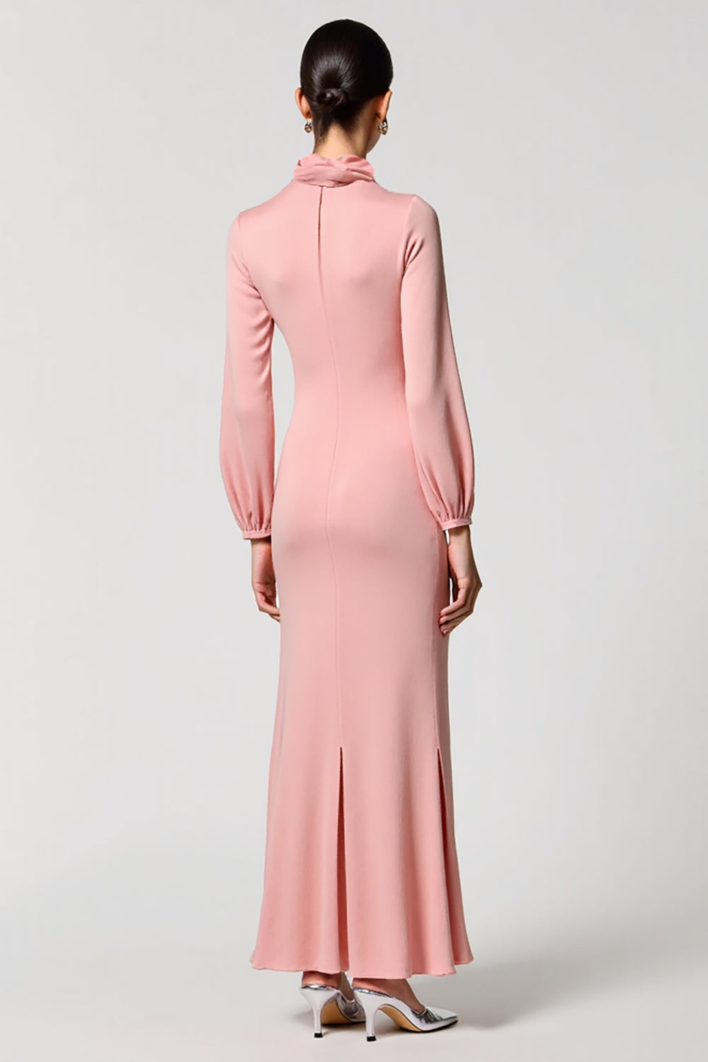 Langärmeliges Hochzeitsgastkleid mit Wasserfallausschnitt in A-Linie