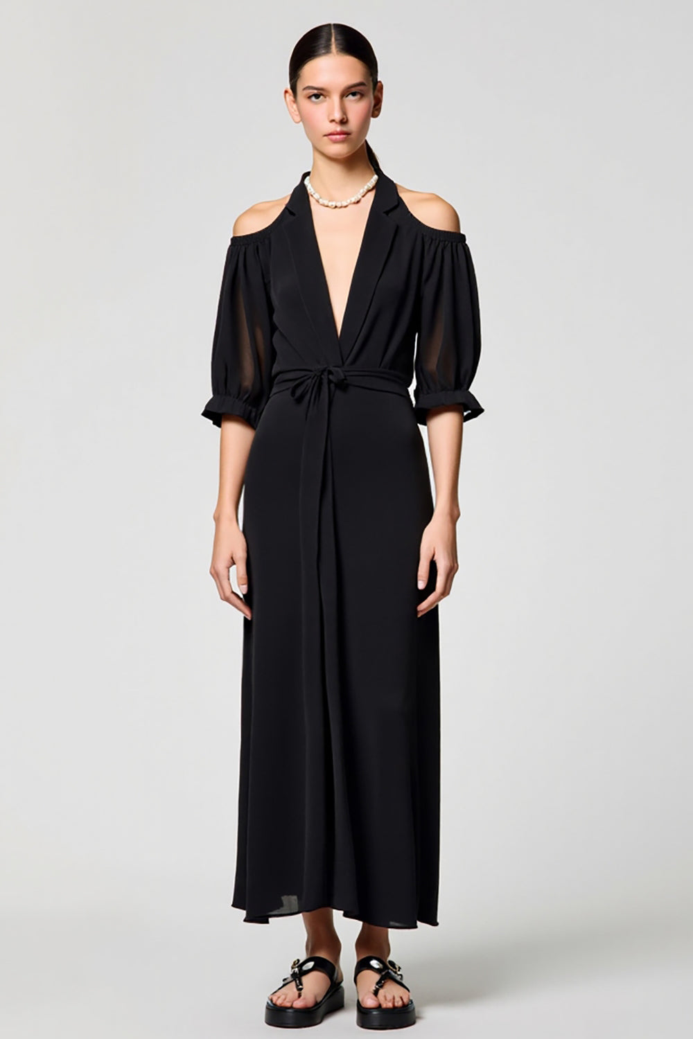 Schwarzes Langes Hochzeitsgastkleid mit kalter Schulter in A-Linie