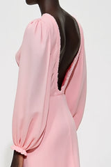 Langärmeliges Rosa Brautgastkleid mit V-Ausschnitt und Rüschen