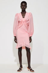 Langärmeliges Rosa Brautgastkleid mit V-Ausschnitt und Rüschen