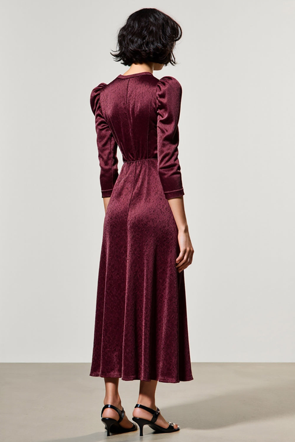 Dunkelrotes A-Linie Satin Hochzeitsgastkleid mit Reversausschnitt