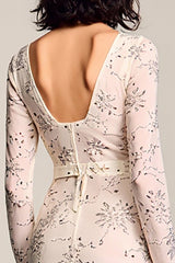 Aprikose Blumen Langarm A Linie Hochzeitsgastkleid mit Gürtel
