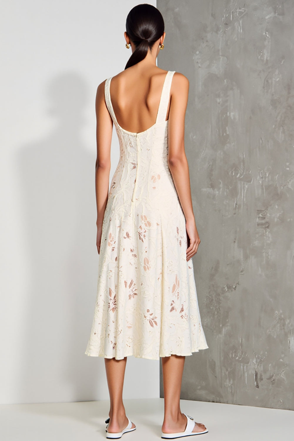 Weißes Midi Kleid für Hochzeitsgäste in A-Linie mit Applikationen