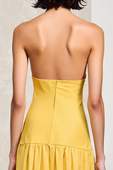 Gelbes Trägerloses Gerafftes A-Linie Hochzeitsgastkleid