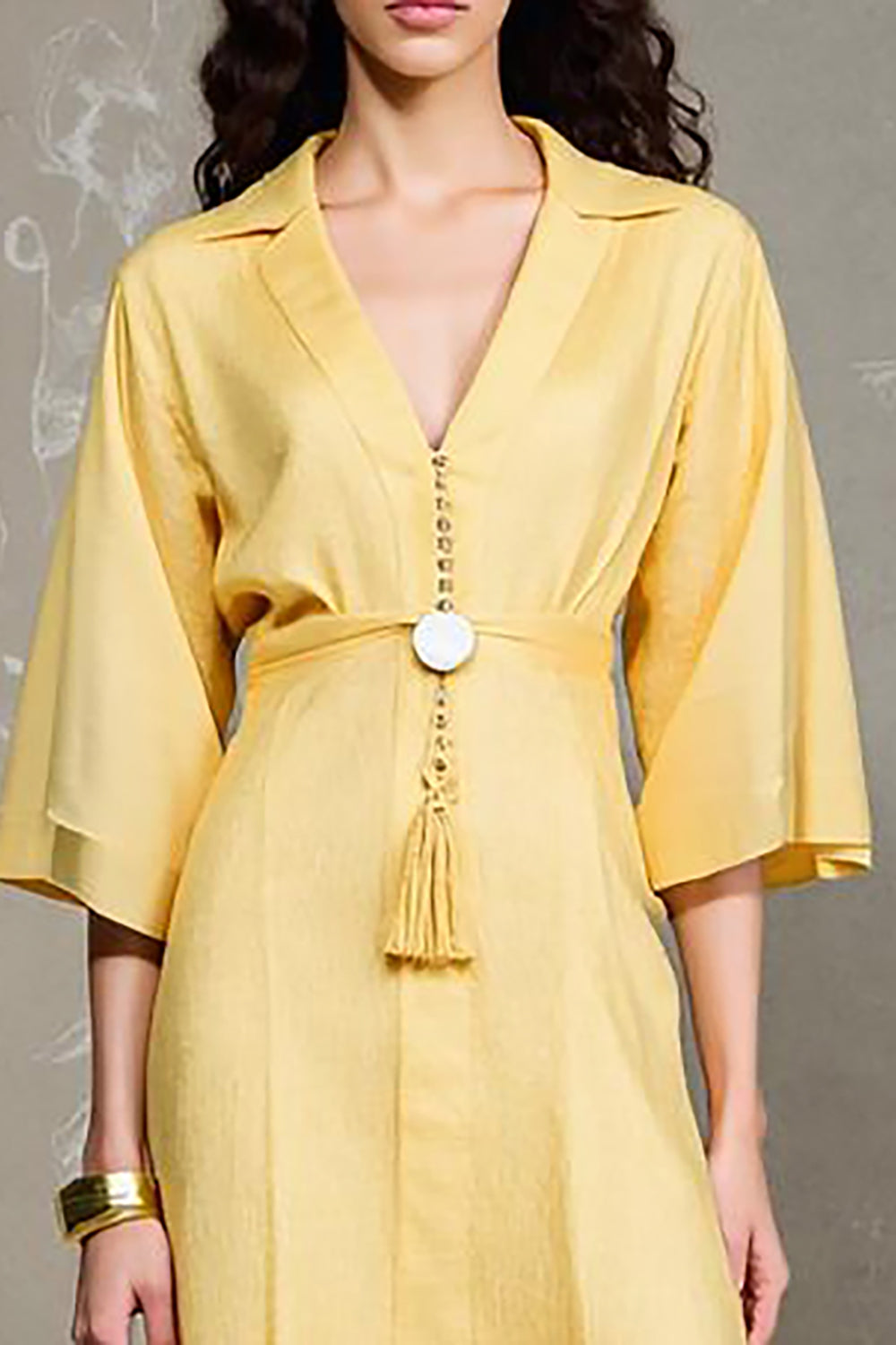 Gelbes A-Linie Revers Kleid für Hochzeitsgäste
