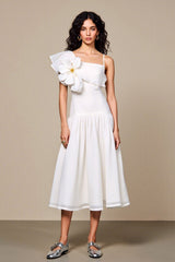 Weißes A-Linie Kleid für Hochzeitsgäste mit Blumenmuster und Rüschen