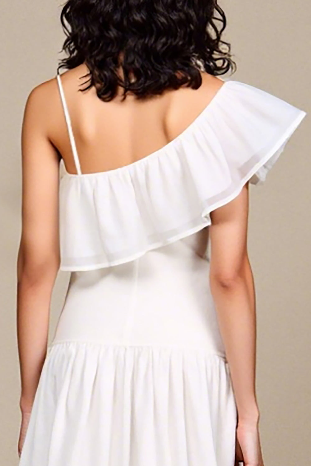 Weißes A-Linie Kleid für Hochzeitsgäste mit Blumenmuster und Rüschen