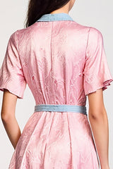 Rosa Polokragen Satin Hochzeitsgastkleid mit Gürtel
