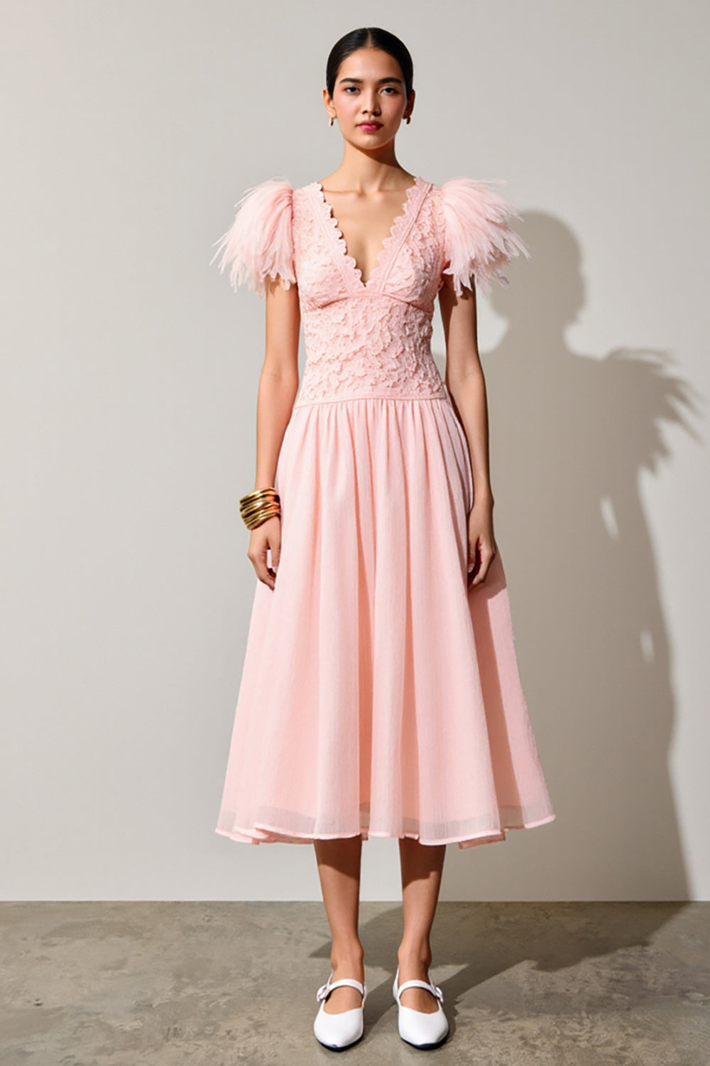 Rosa A Linie Hochzeitsgastkleid mit Federn