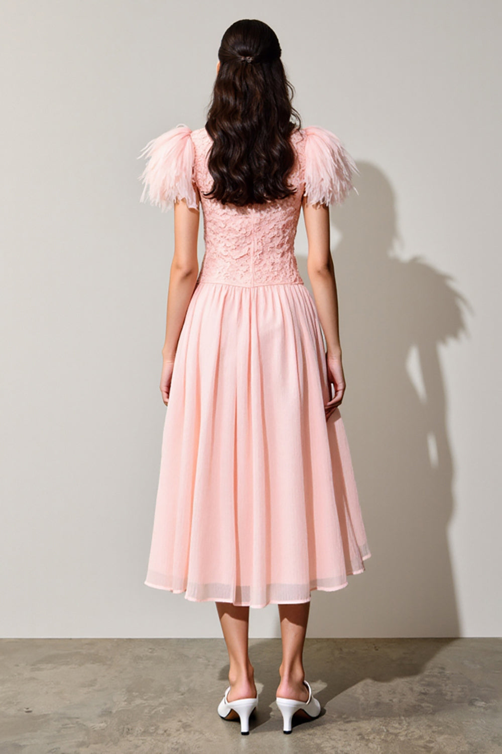 Rosa A Linie Hochzeitsgastkleid mit Federn