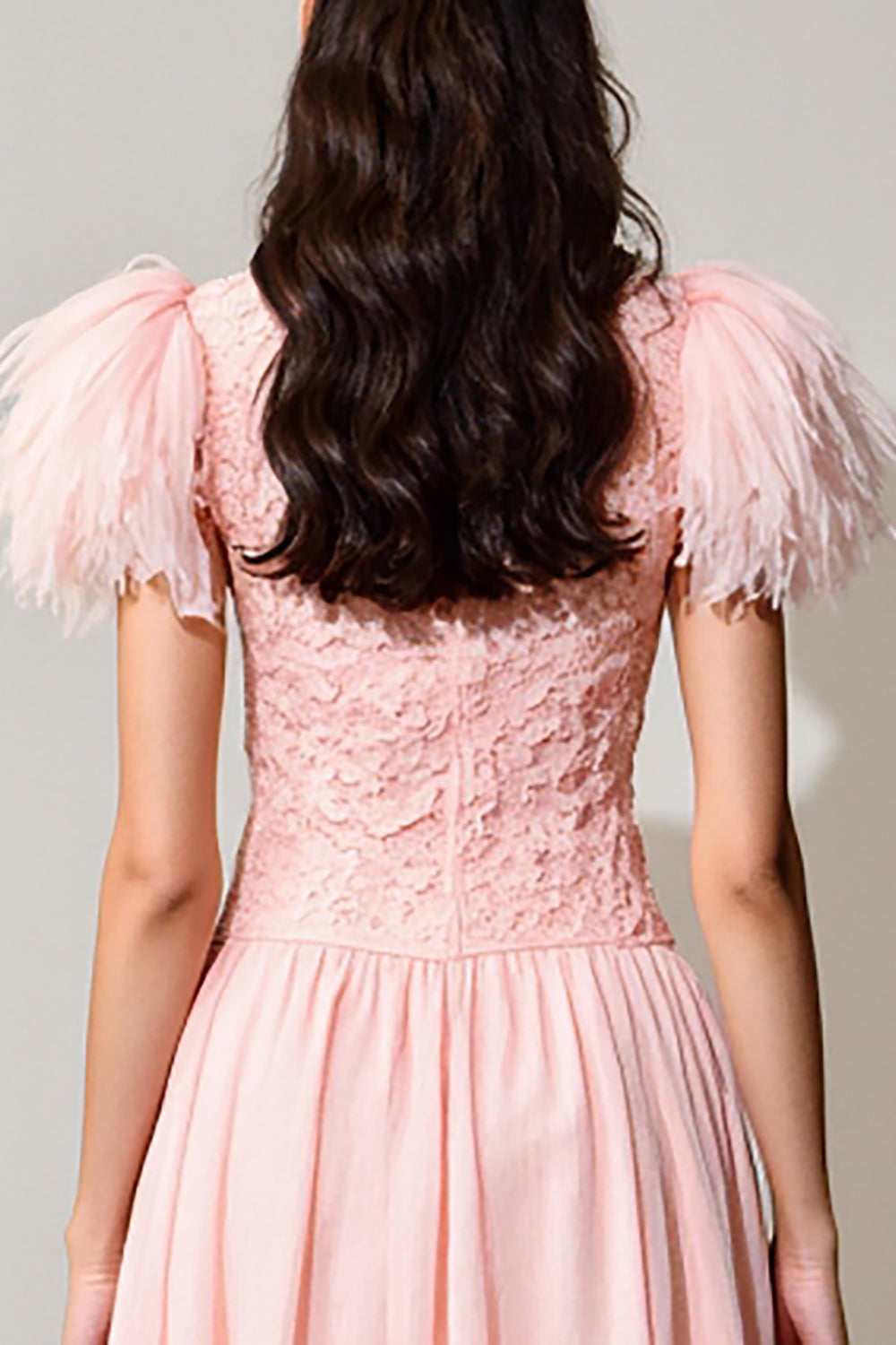 Rosa A Linie Hochzeitsgastkleid mit Federn