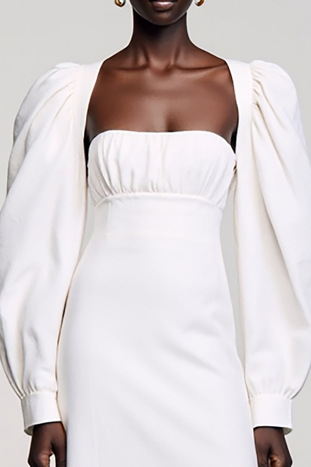 Weißes A-Linie Hochzeitsgastkleid mit langen Ärmeln
