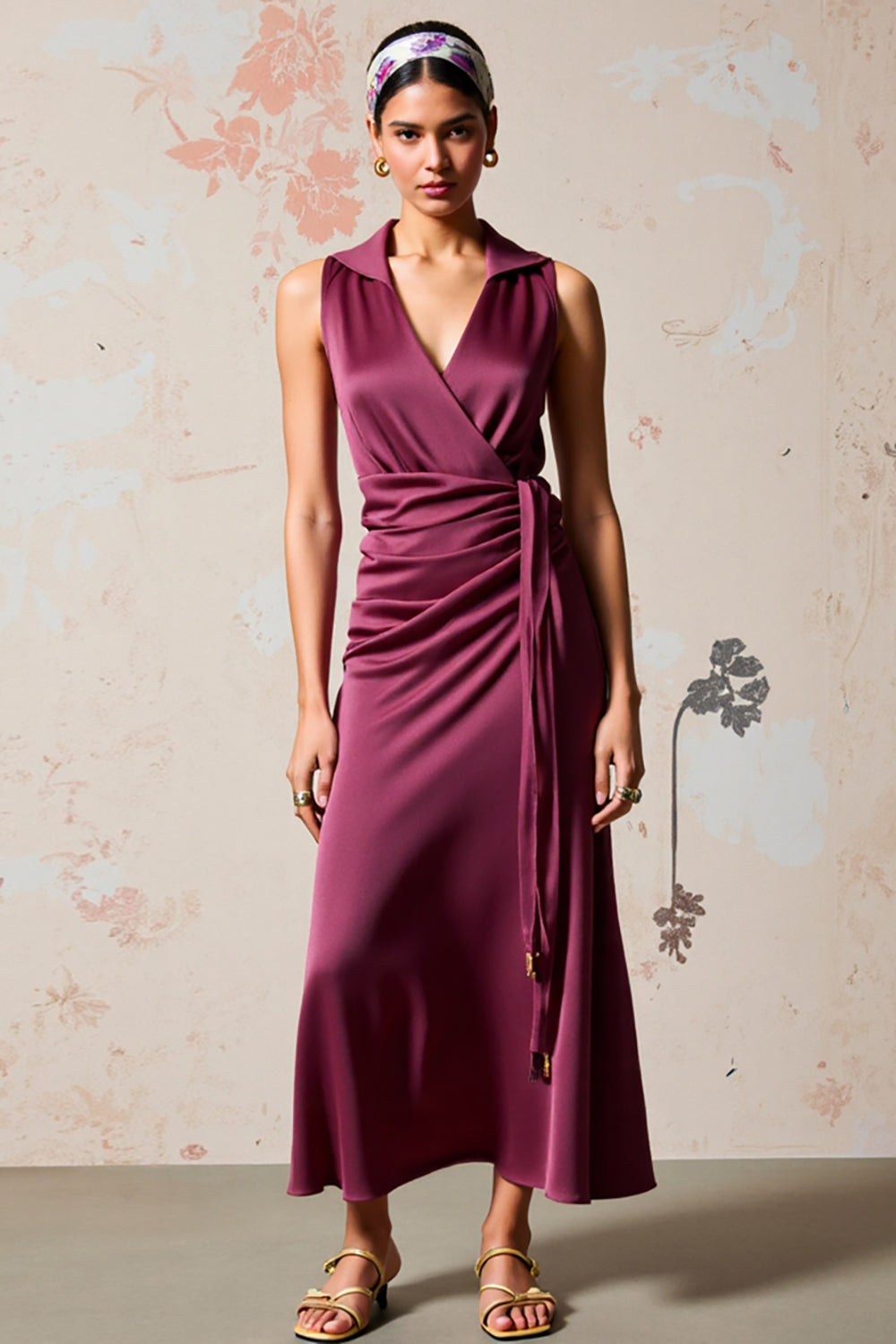 Burgundy Langes Hochzeitsgastkleid aus Satin mit Rüschen