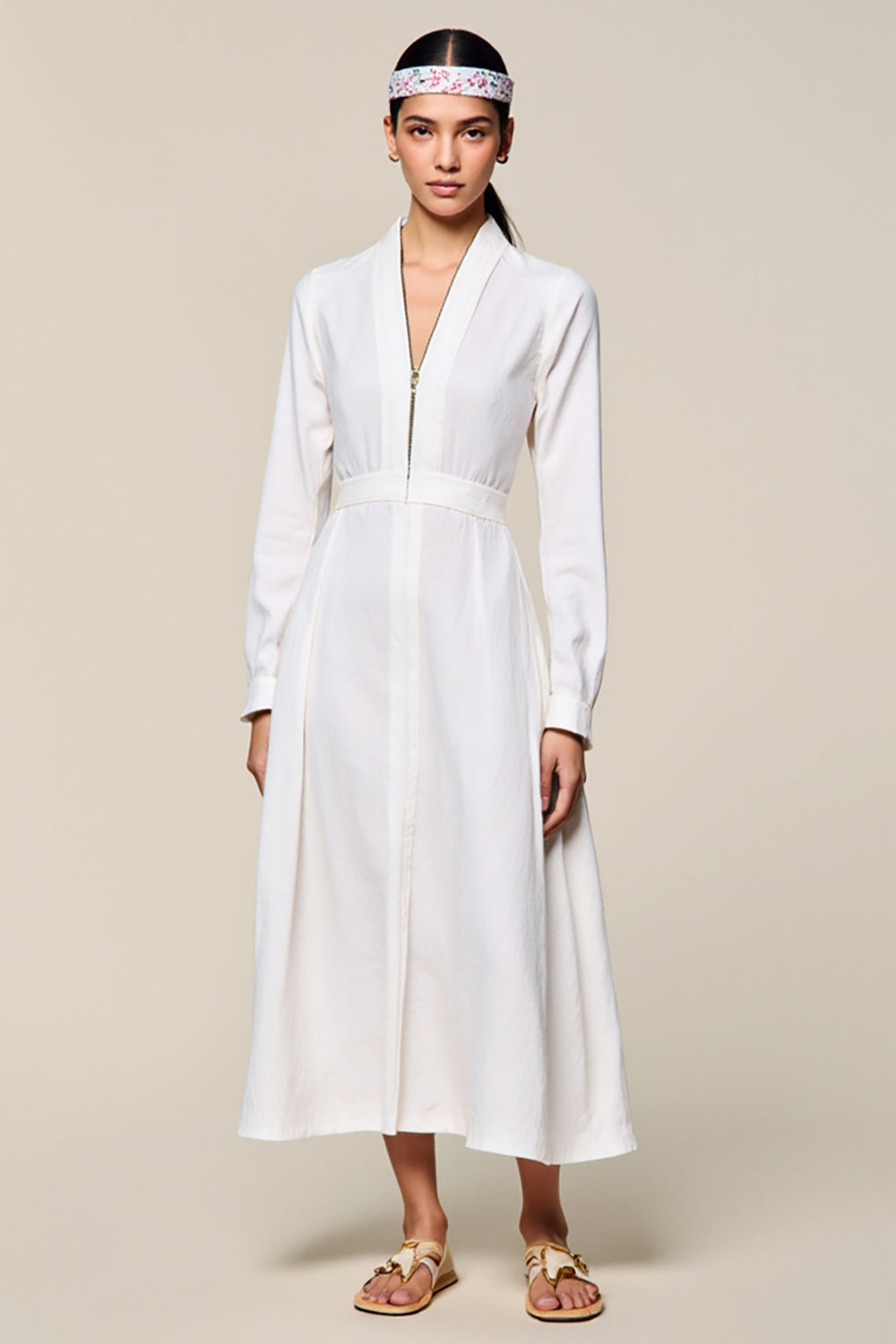 Weißes A-Linie Hochzeitsgastkleid mit langen Ärmeln