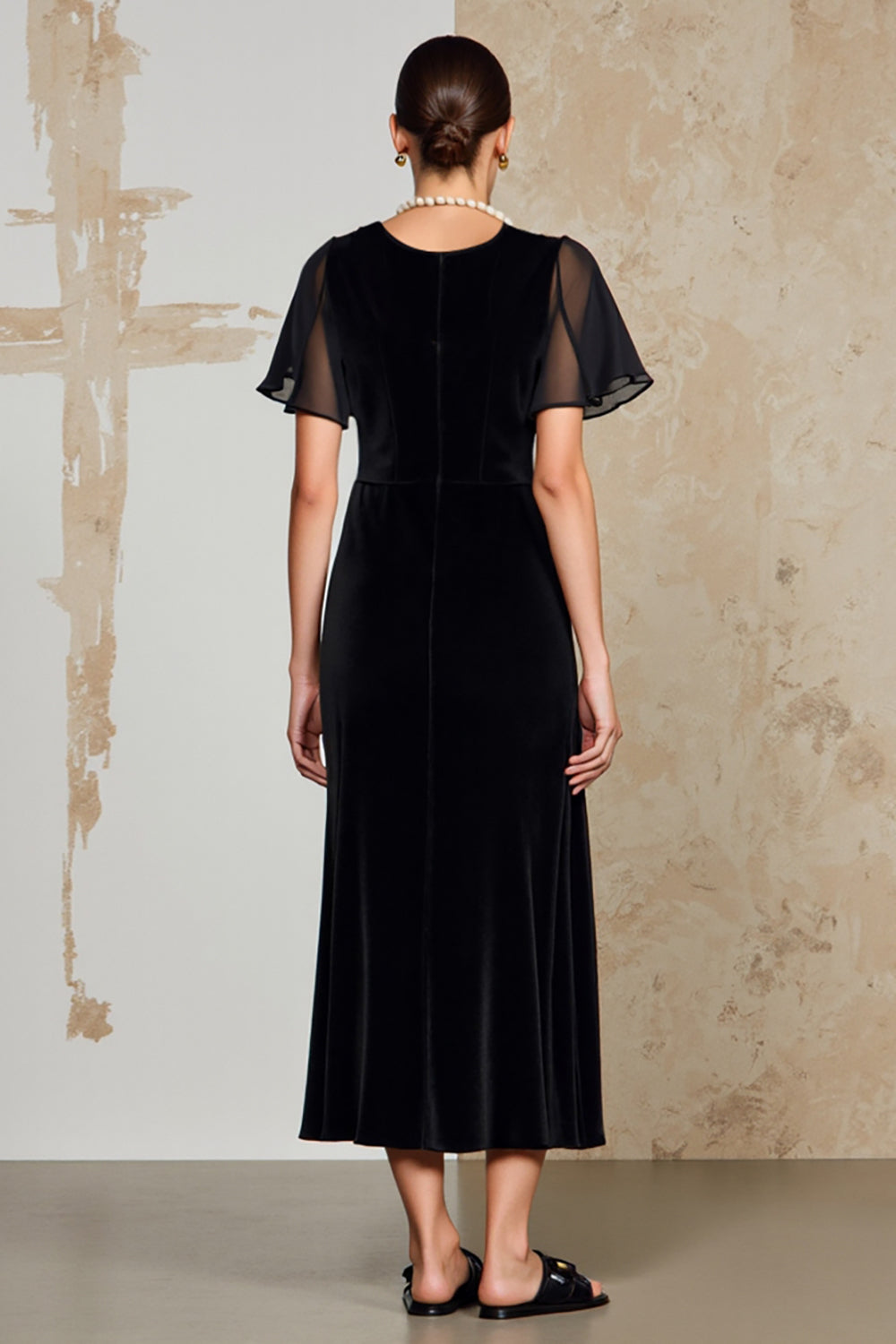 Schwarzes A-Linie Kleid für Hochzeitsgäste mit Ärmeln