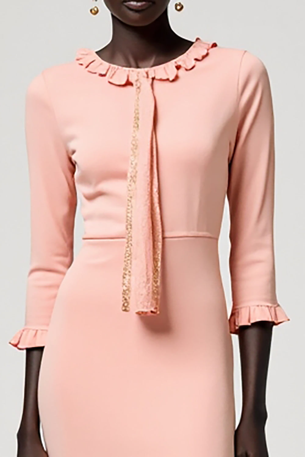 Rosa Langes Etui Hochzeitsgastkleid mit Rüschen und Schlitz