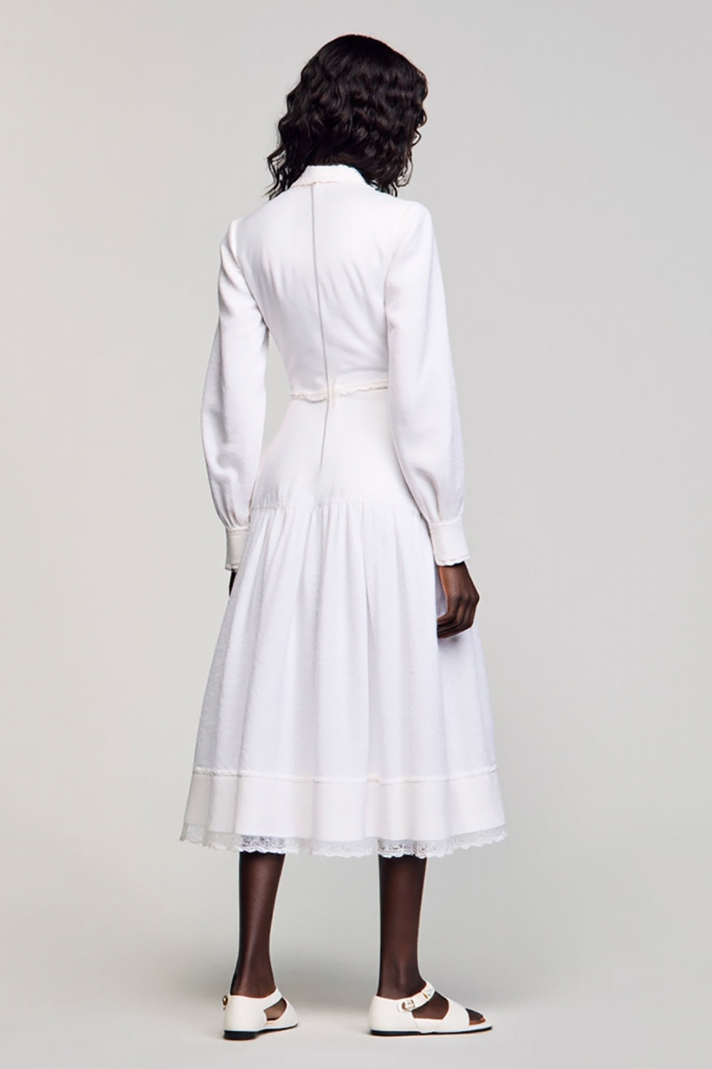 Weißes A-Linie Hochzeitsgastkleid mit langen Ärmeln