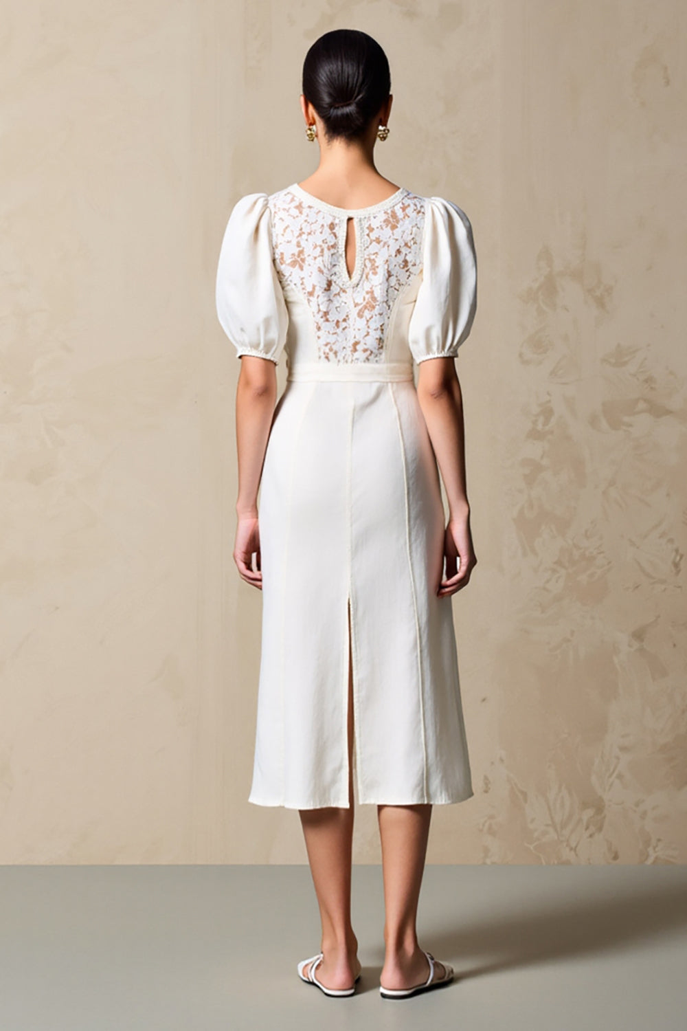Elfenbein Etui Hochzeitsgästekleid mit Puffärmeln