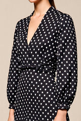 Schwarzes Polka Dot Langarm A-Linie Hochzeitsgastkleid
