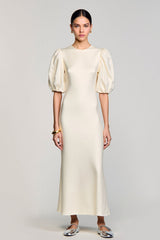 Langes Elfenbein Hochzeitsgastkleid mit Puffärmeln und Schlüsselloch