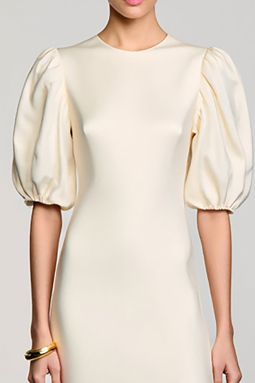 Langes Elfenbein Hochzeitsgastkleid mit Puffärmeln und Schlüsselloch