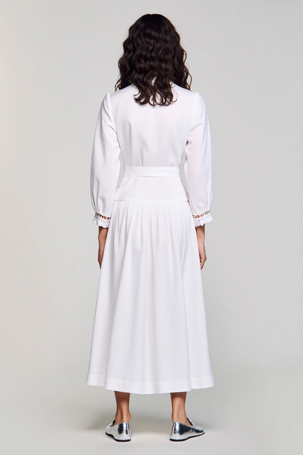 Gekerbtes Revers A-Linie Langes Weißes Hochzeitsgastkleid mit Schärpe