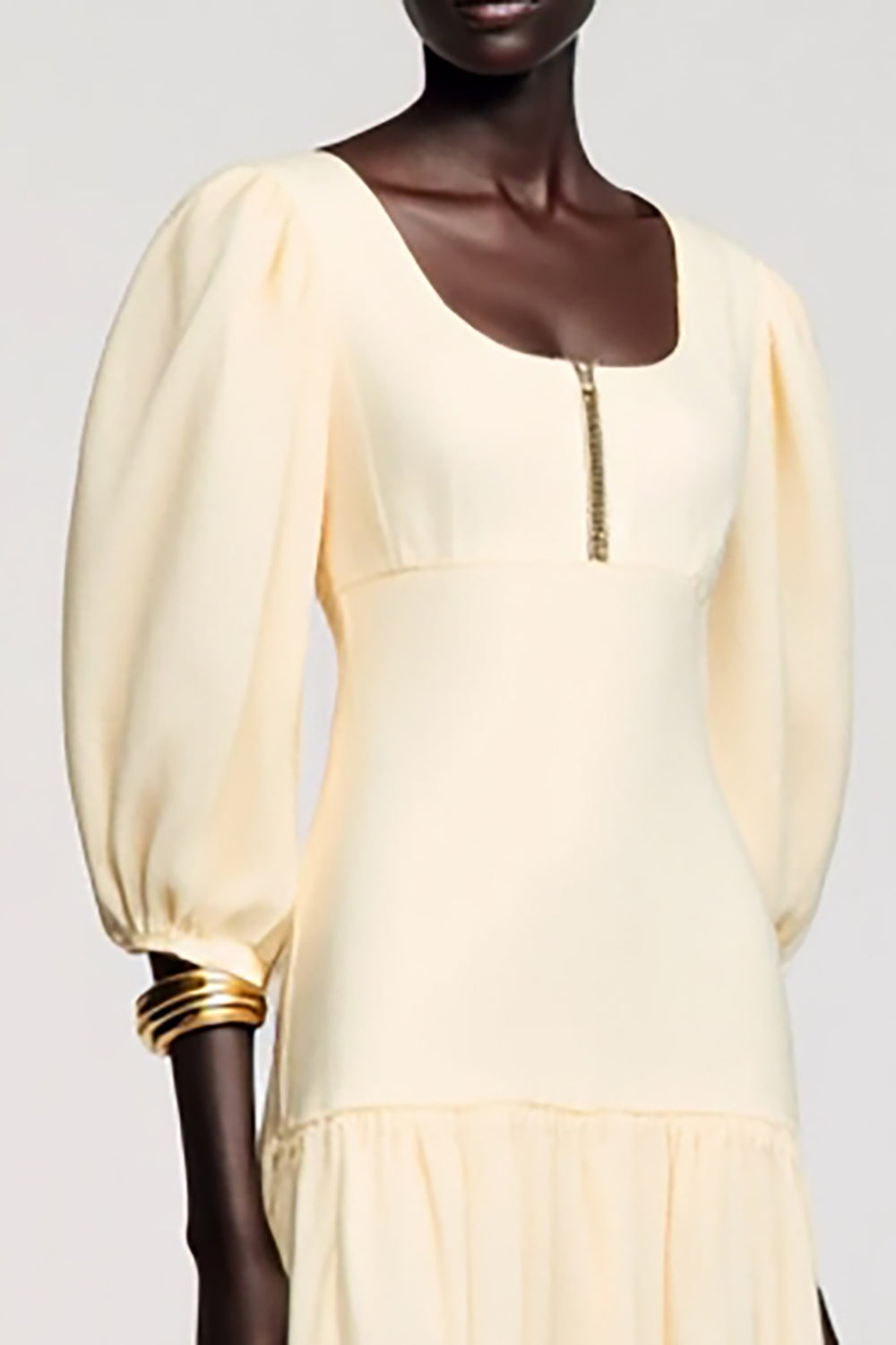 Aprikose Satin Midikleid für Hochzeitsgäste mit quadratischem Ausschnitt und Ärmeln