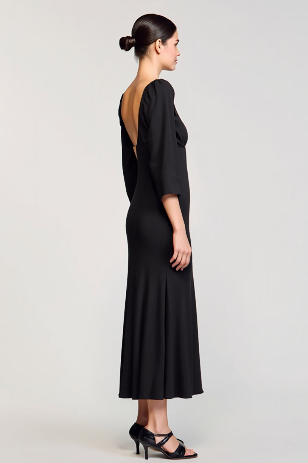 Schwarzes Langes Hochzeitskleid aus Satin mit quadratischem Ausschnitt und 3/4 Ärmeln