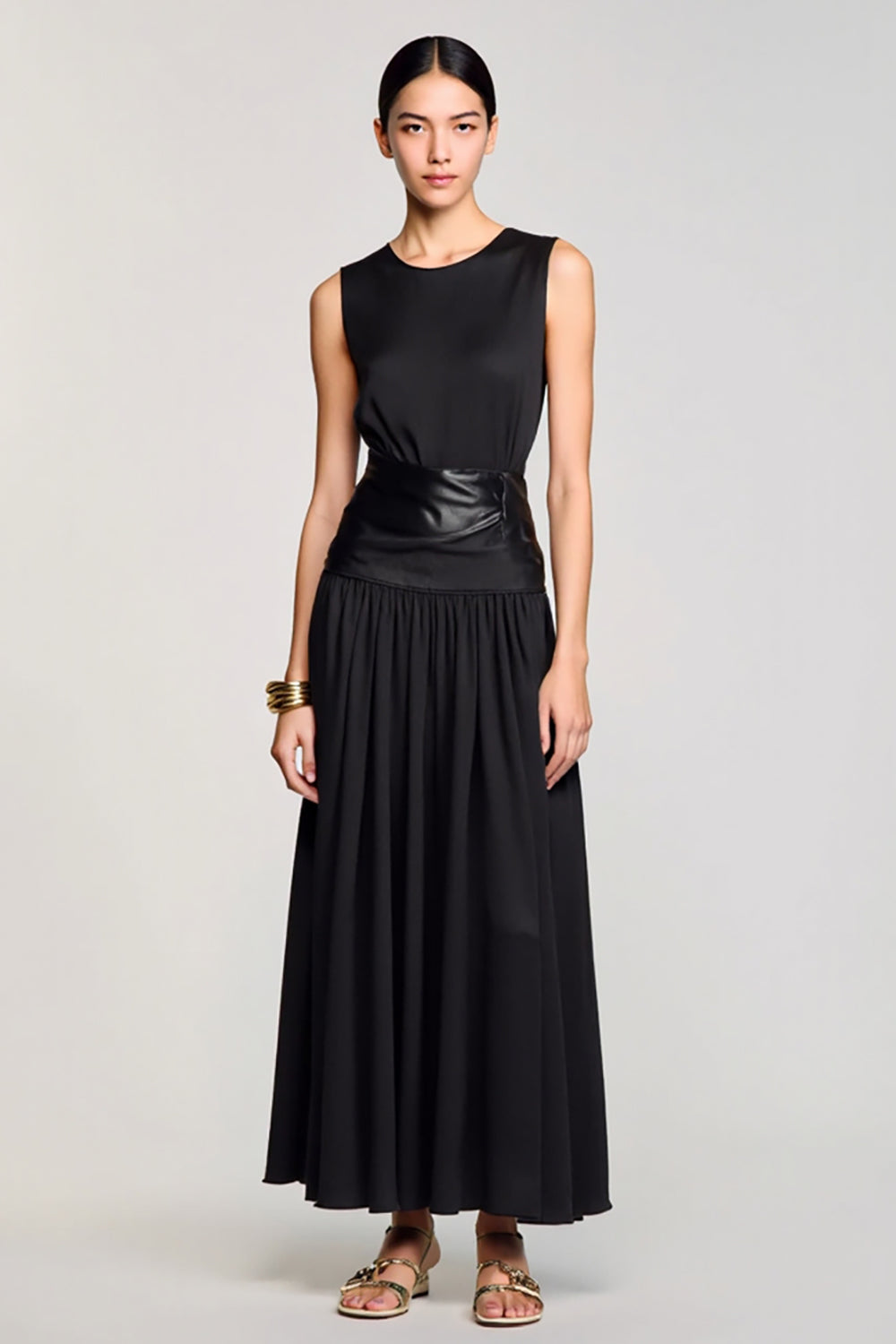 Schwarzes Einfaches Langes Hochzeitsgastkleid mit Rundhalsausschnitt