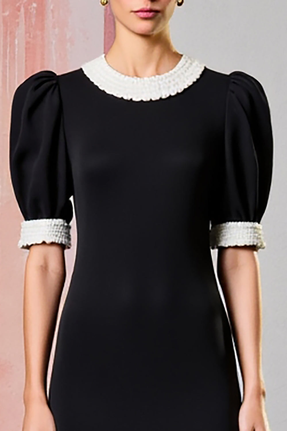 Schwarzes aLnges Partykleid mit Rundhalsausschnitt und kurzen Ärmeln
