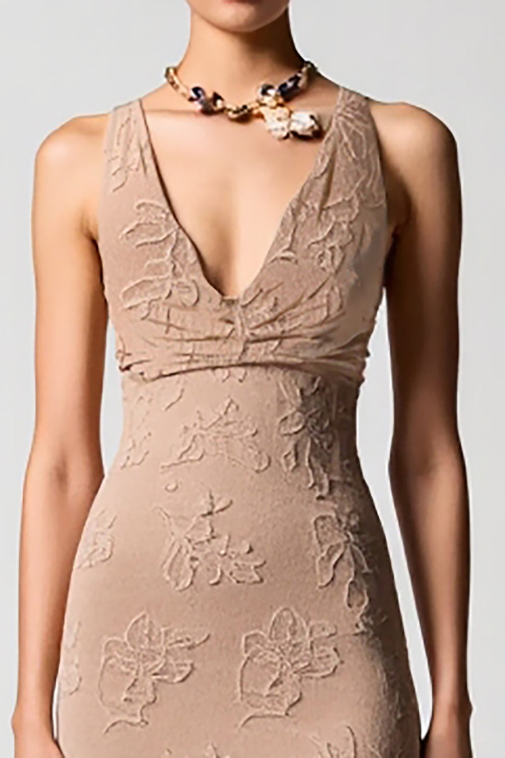 Desert Rose Jacquard Kleid für Hochzeitsgäste mit V-Ausschnitt