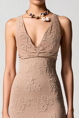 Desert Rose Jacquard Kleid für Hochzeitsgäste mit V-Ausschnitt