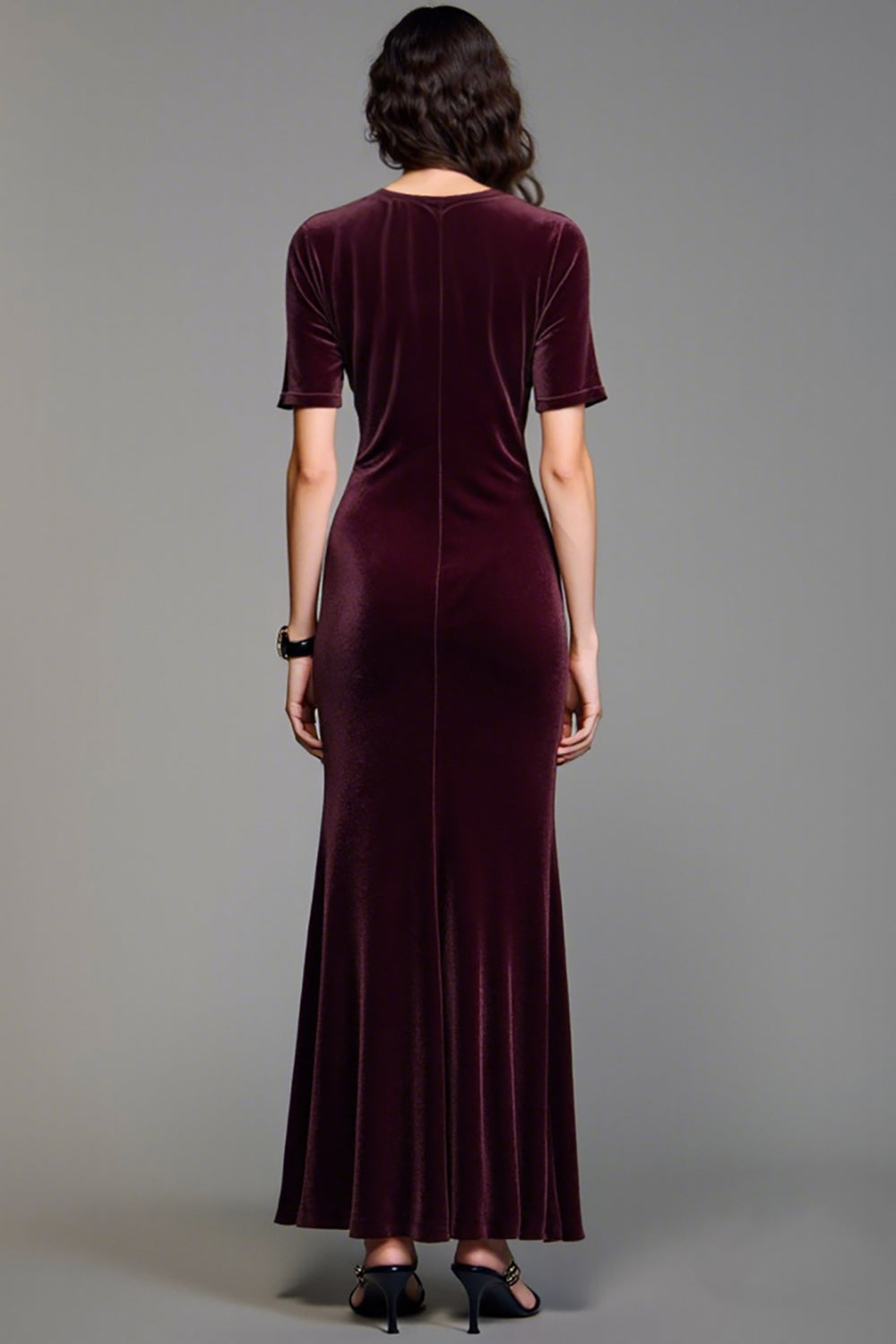 Burgundy Hochzeitsgastkleid aus Samt mit quadratischem Ausschnitt