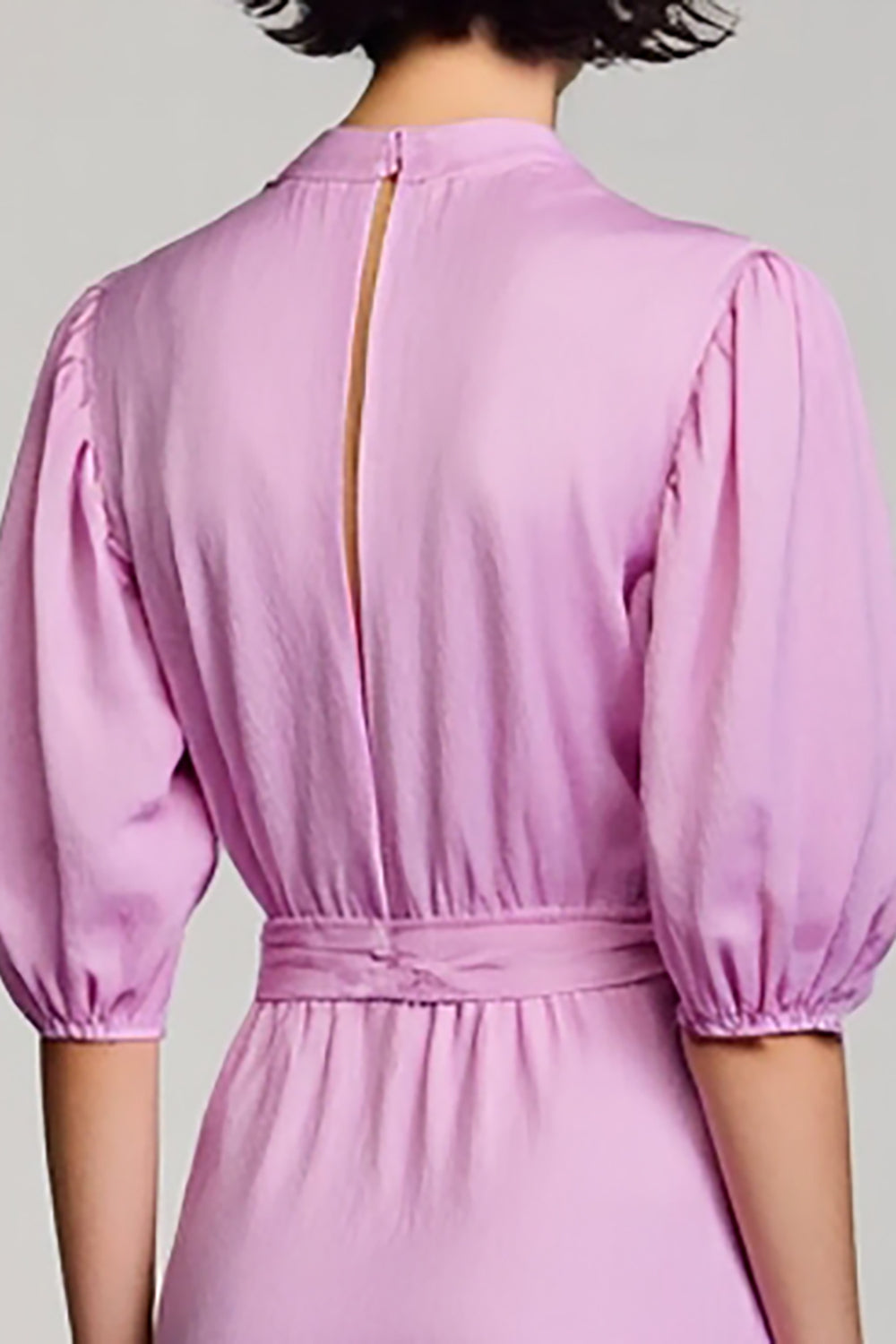Lila A Linie Hochzeitsgastkleid mit tiefem V-Ausschnitt und kurzen Ärmeln