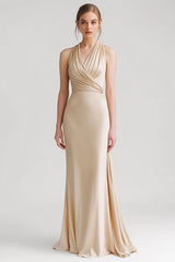 Champagner Etui Abendkleid mit Neckholder und Rüschen