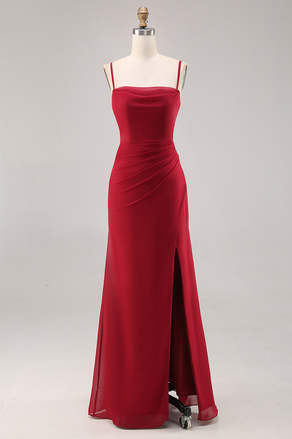 Dunkelrotes Gerafftes Brautjungfernkleid aus Chiffon mit Spaghettiträgern und Schlitz