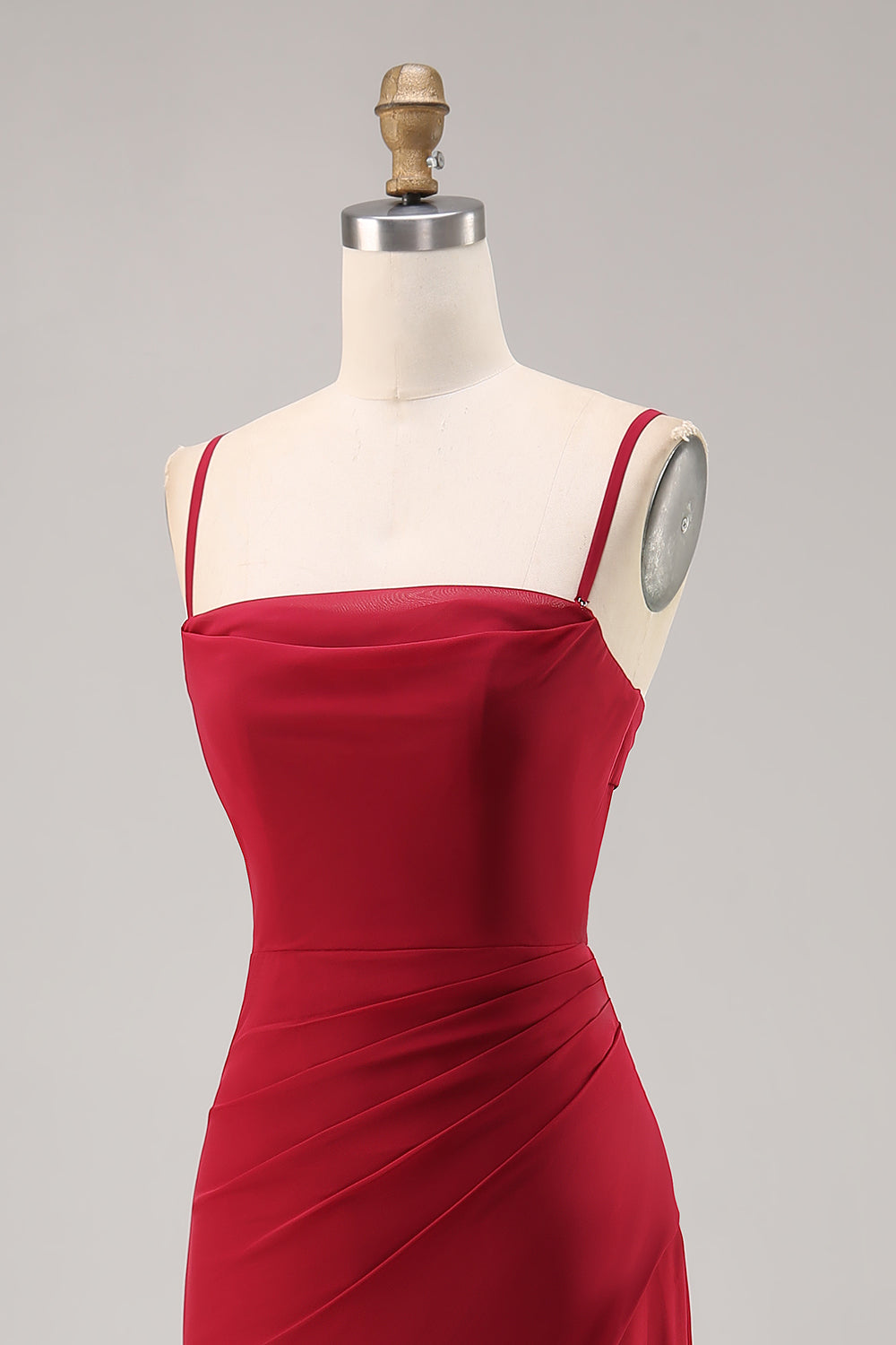 Dunkelrotes Gerafftes Brautjungfernkleid aus Chiffon mit Spaghettiträgern und Schlitz