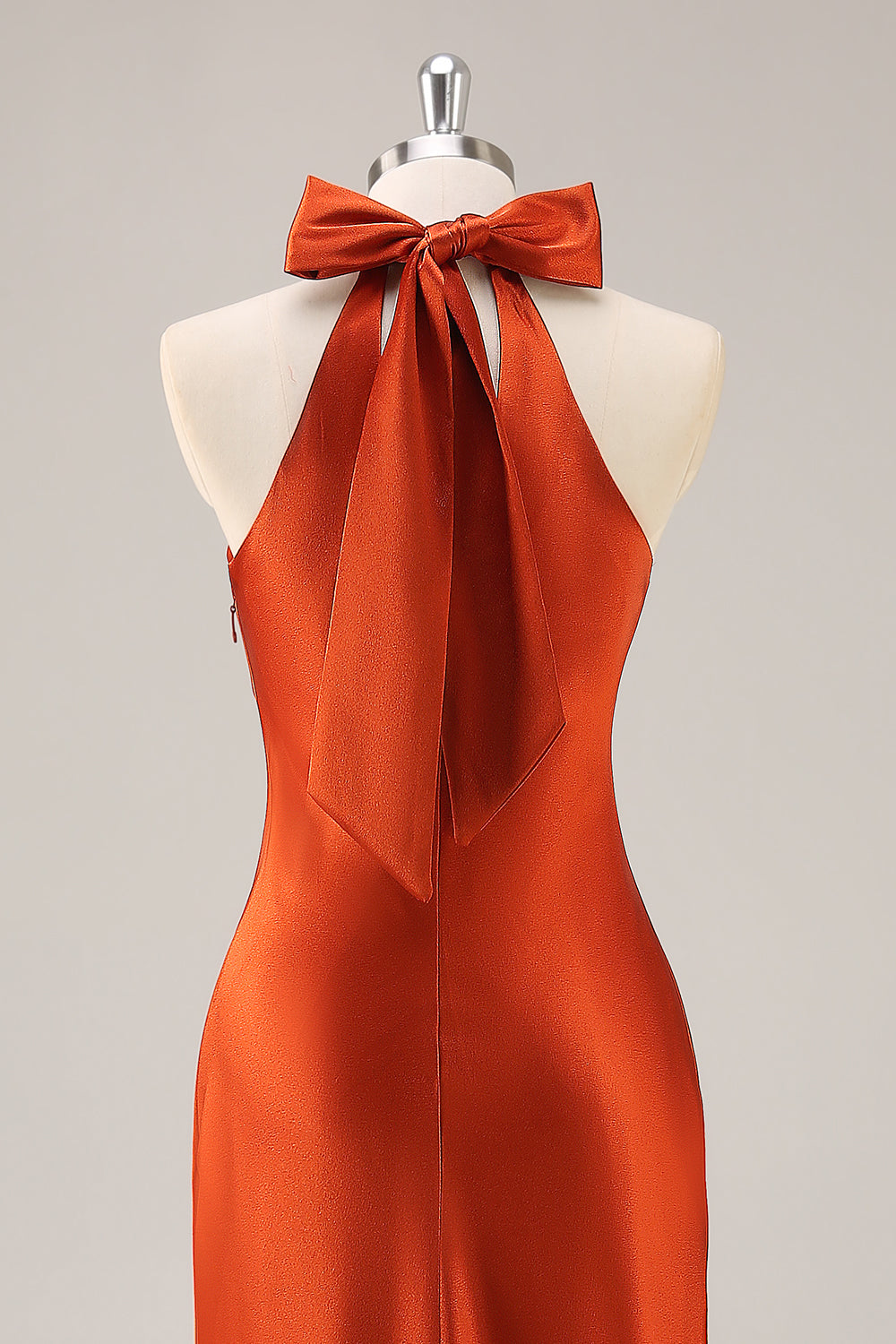 Rost Satin Neckholder Meerjungfrau Langes Brautjungfernkleid mit Schleife