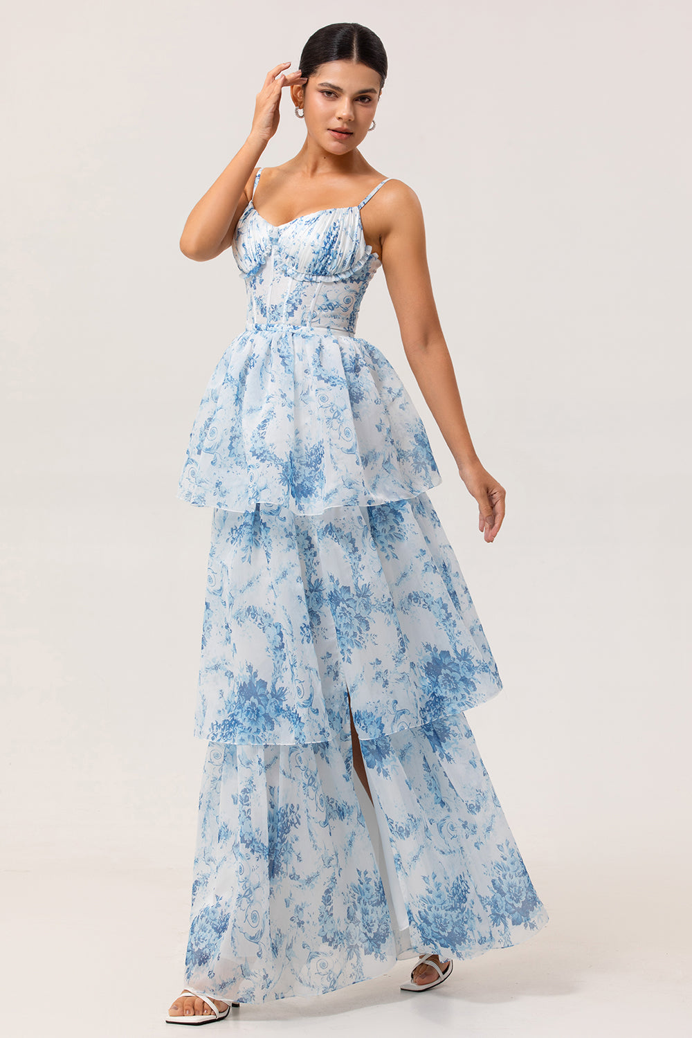 Weiß Blau Blume A Linie Bedrucktes Gestuftes Langes Brautjungfernkleid mit Schlitz